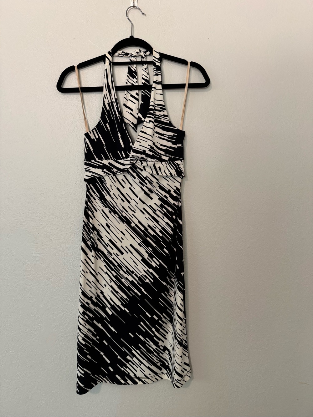 BCBGMaxAzria Black and White One-Shoulder Print Dress